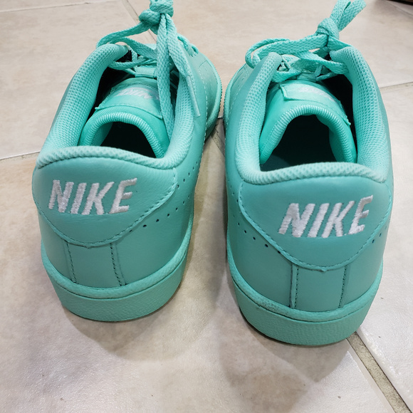 Nike TENNIS CLASSIC SNEAKER, Light Green, 5Y - Picture 3 of 6